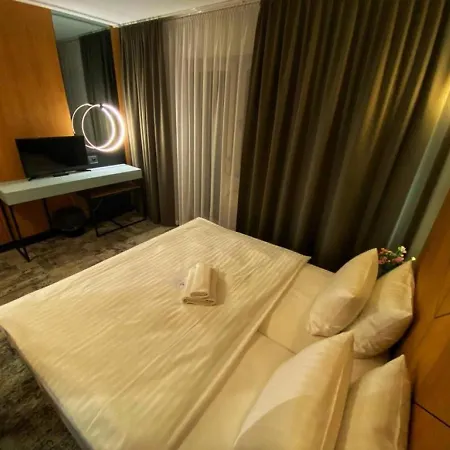 Szálloda The Amber Business & Oleśnica