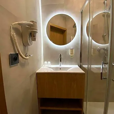 فندق The Amber Business &