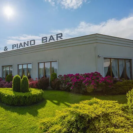 The Amber Business & 3*